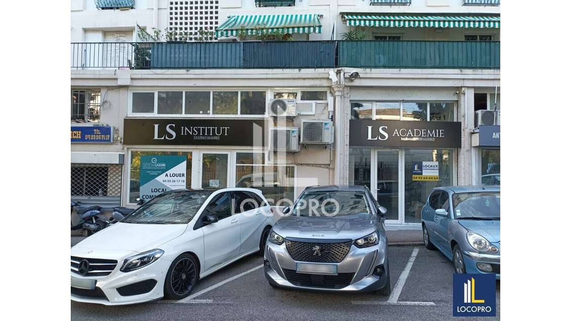 A louer local 112m² avec vitrine à Nice