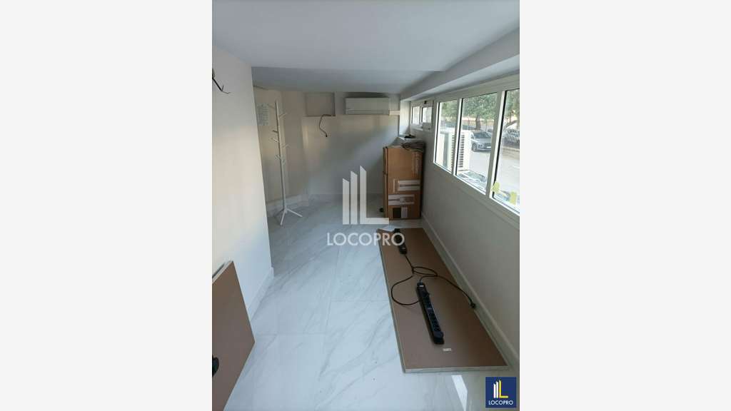 A louer local 112m² avec vitrine à Nice