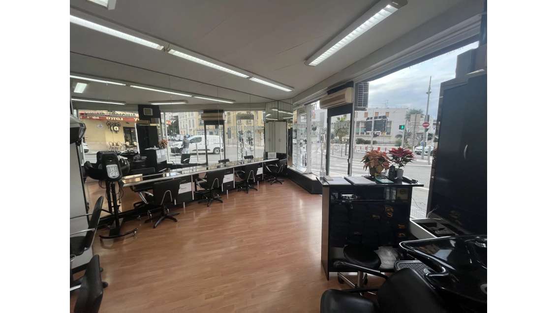 A louer droit d'entrée local coiffure Nice centre