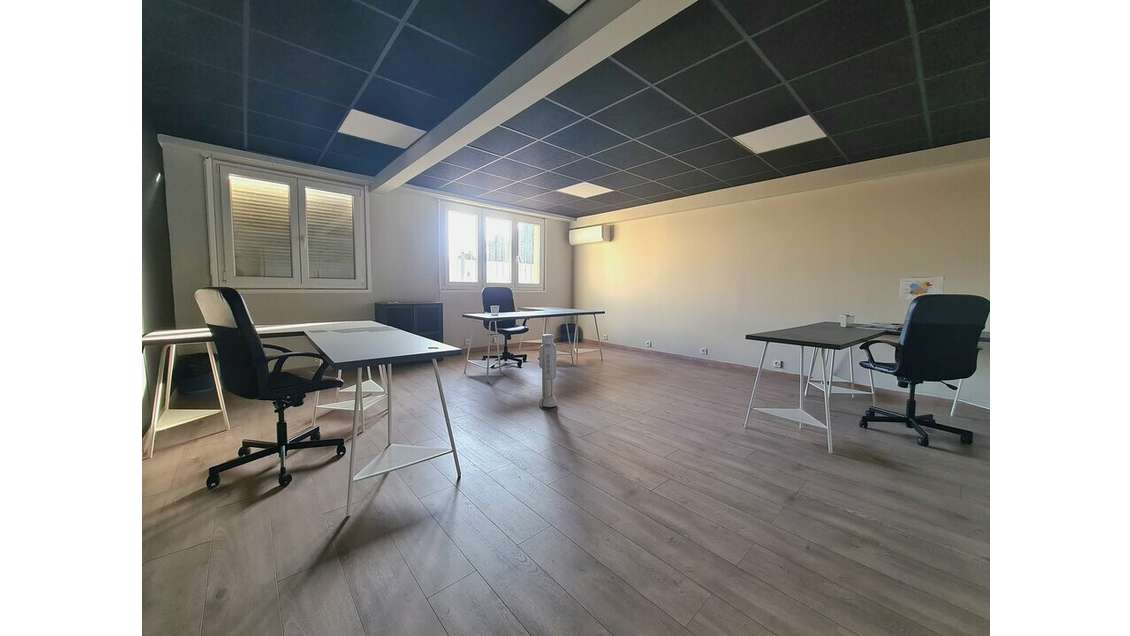 A louer bureaux 165m² +parkings à Nice Est Riquier