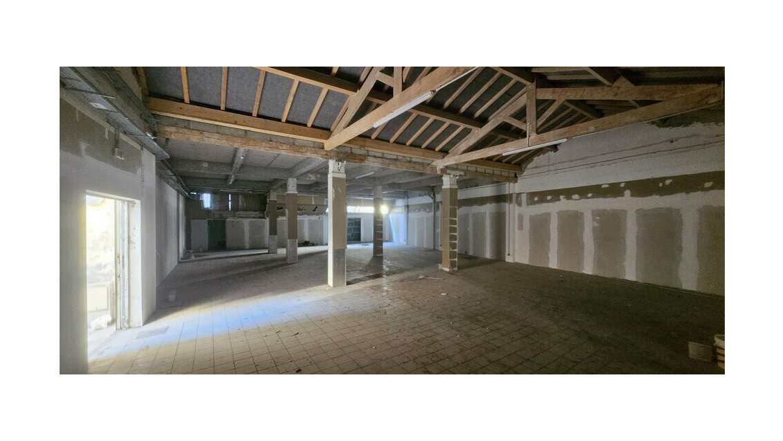 A louer bureaux 165m² +parkings à Nice Est Riquier