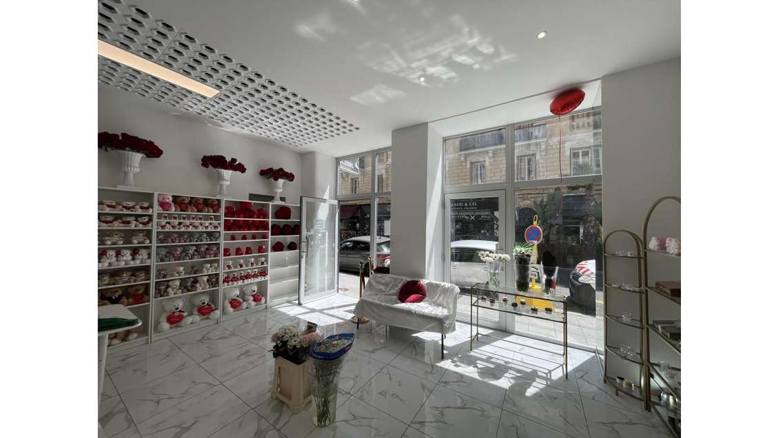 Location local commercial 92m² rue Gioffredo Nice