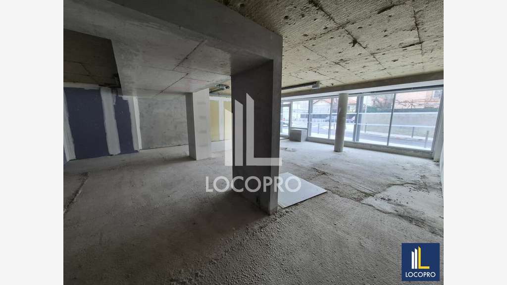 Loue local commercial de 94m² à Nice