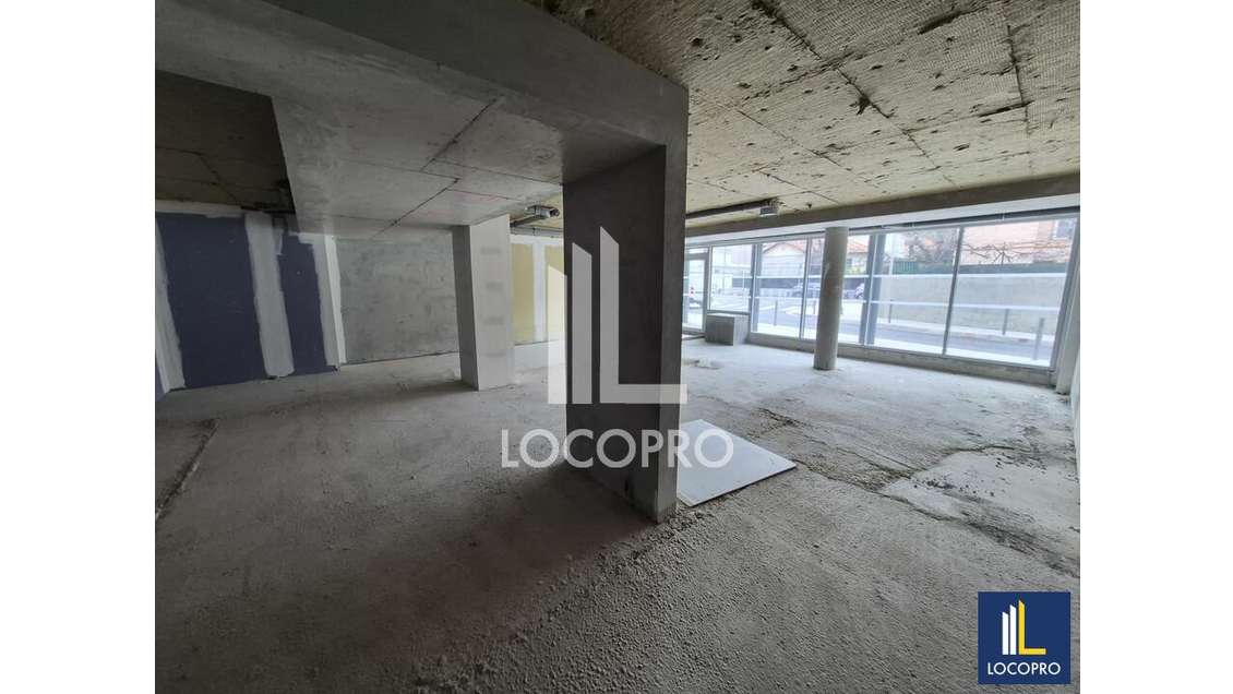 Loue local commercial de 94m² à Nice