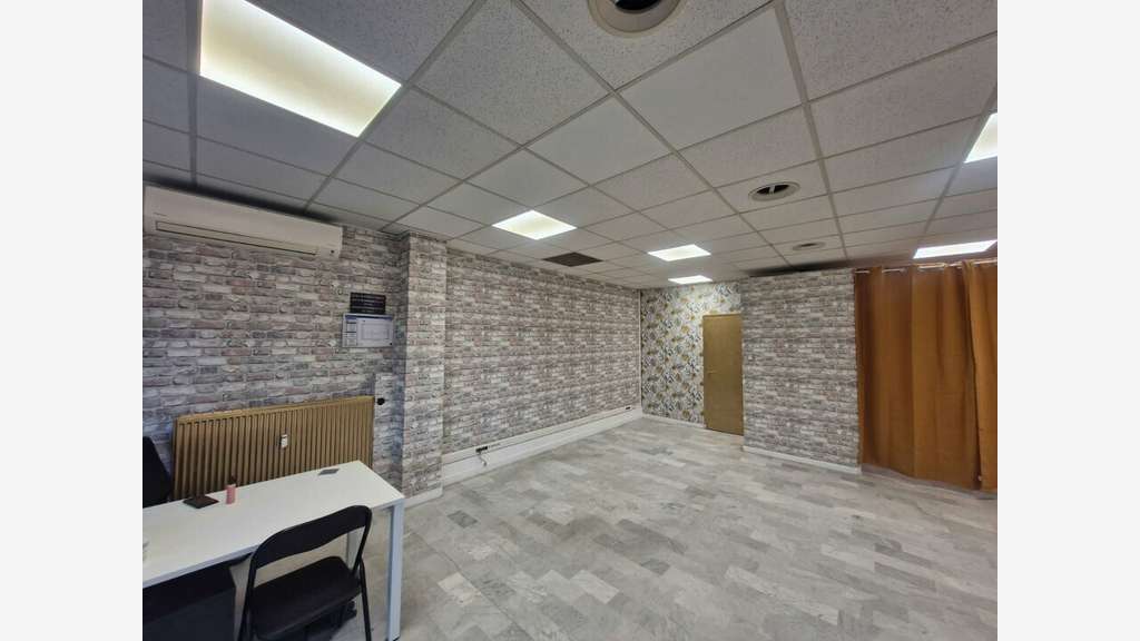 Location local commercial 45m² à Nice Californie