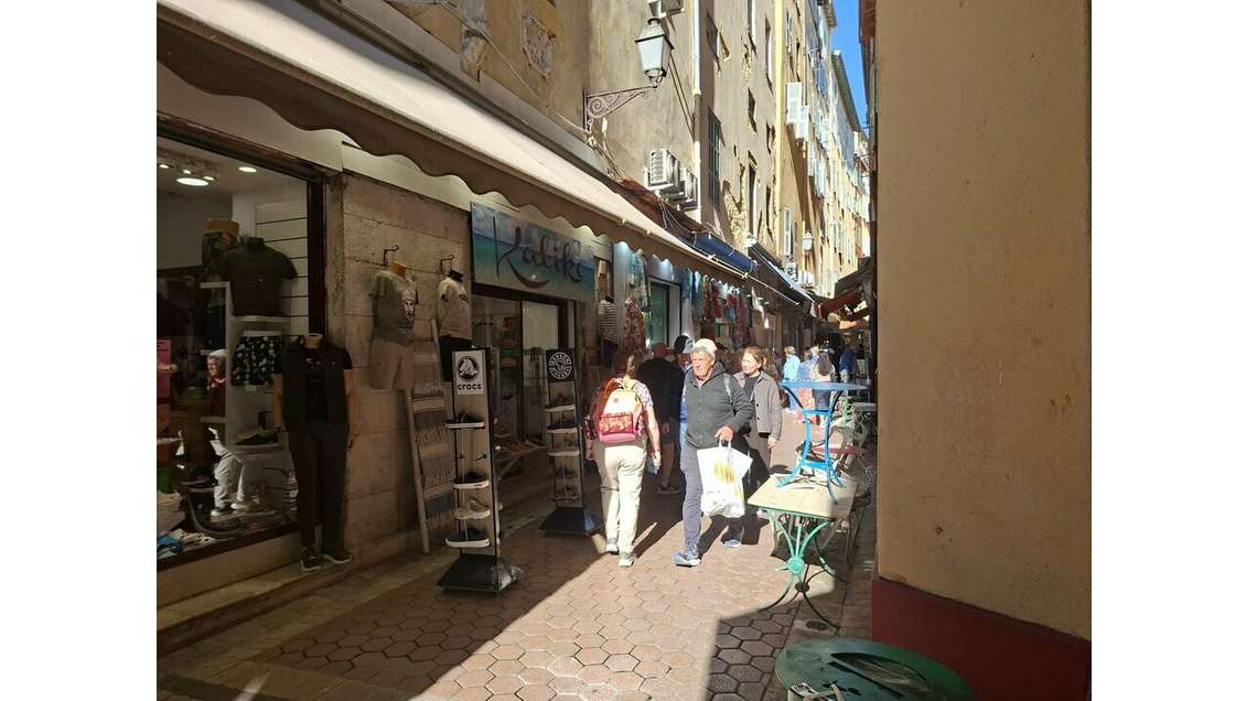 A louer local commercial 133m² coeur du Vieux Nice