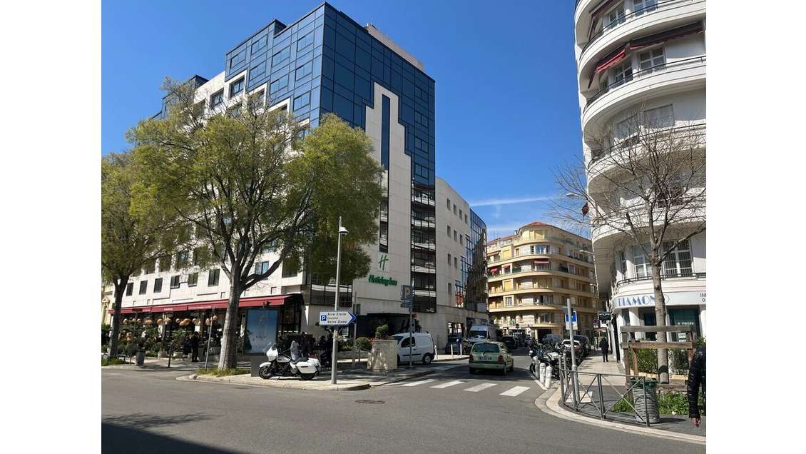 Location pure local 42m² rue Alphonse Karr à Nice