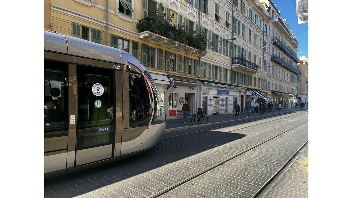 Prise à bail droit d'entrée 25m² à Nice République