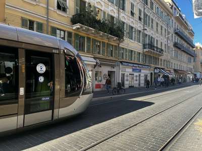 Prise à bail droit d'entrée 25m² à Nice République