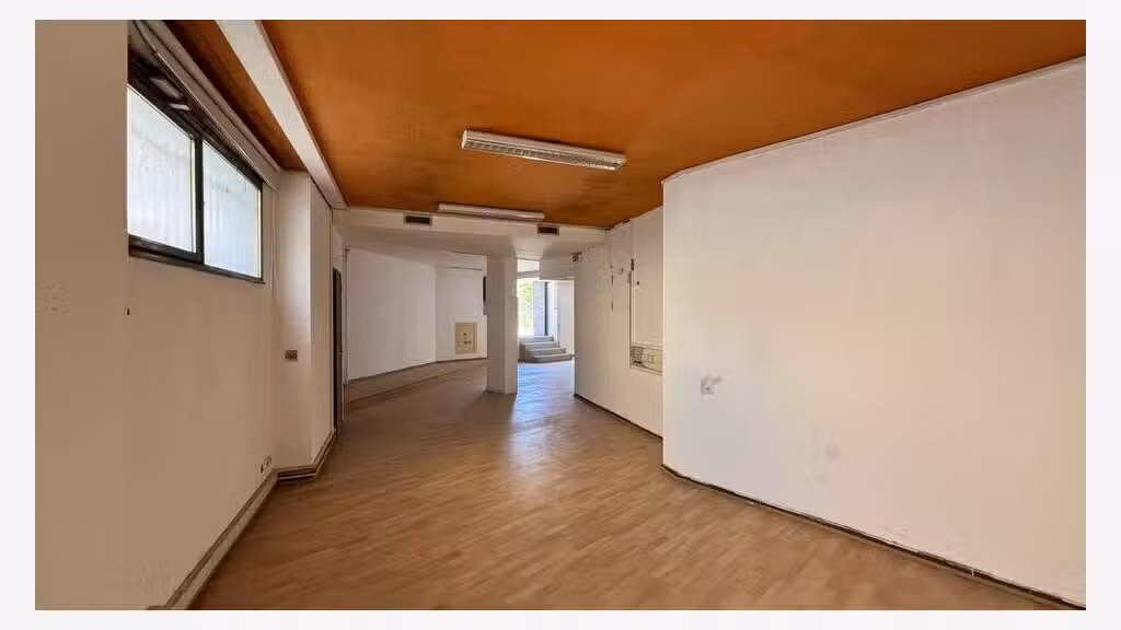 Local commercial de 175m² à louer à Nice Nord