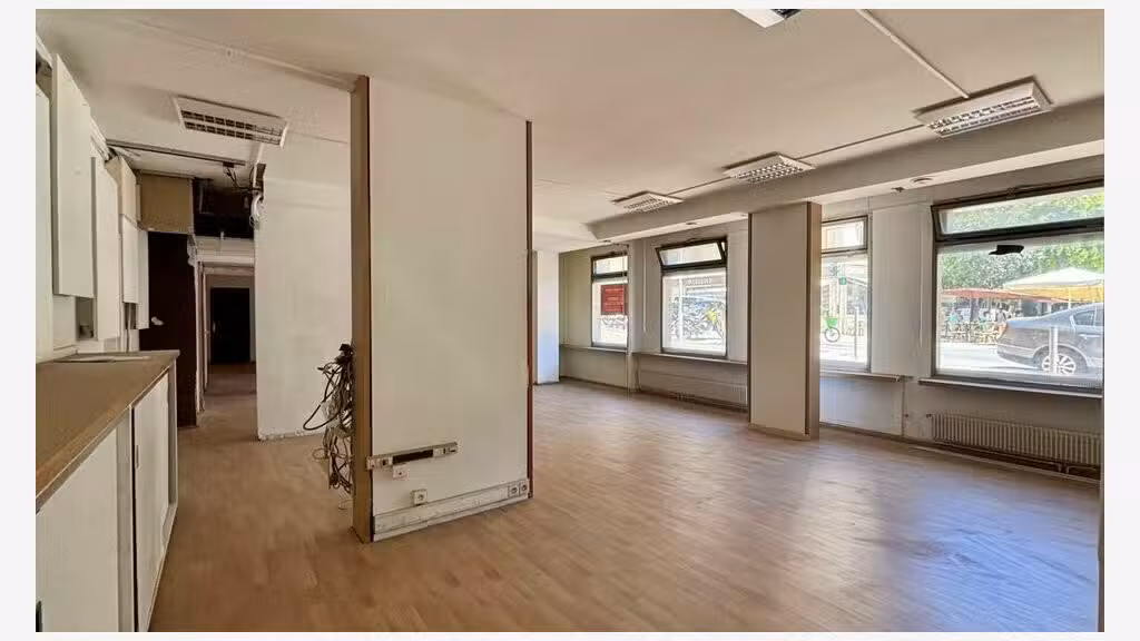 Local commercial de 175m² à louer à Nice Nord