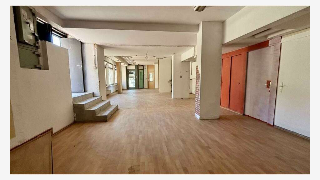 Local commercial de 175m² à louer à Nice Nord