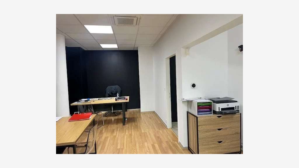 A louer locaux d'angle 95m² Nice bd René Cassin