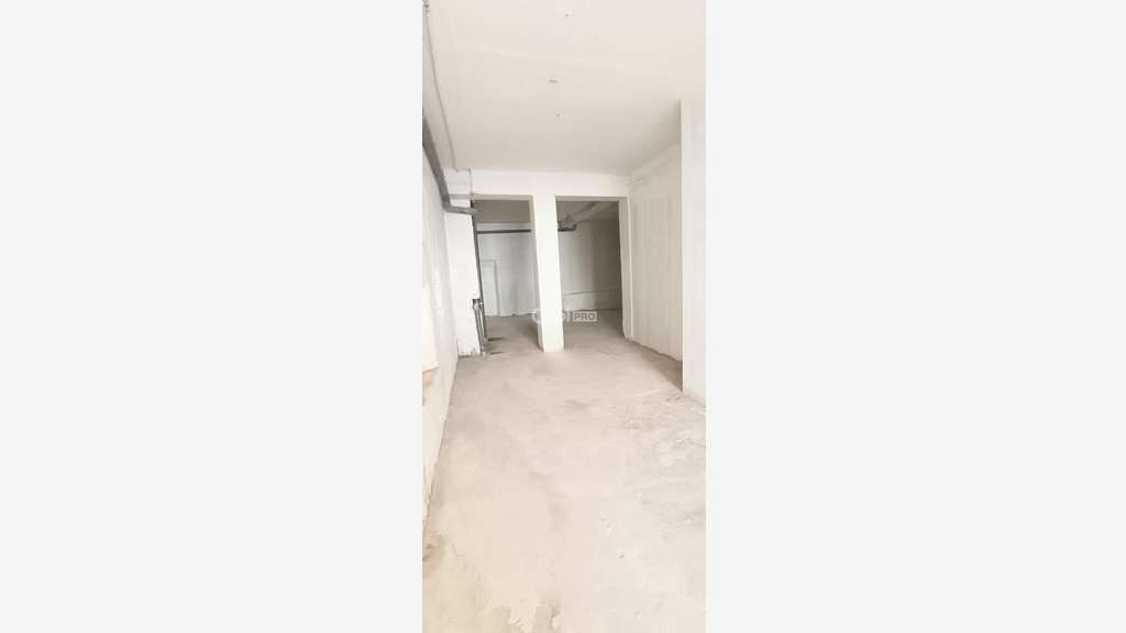 A louer local professionnel 130m² à Nice Riquier