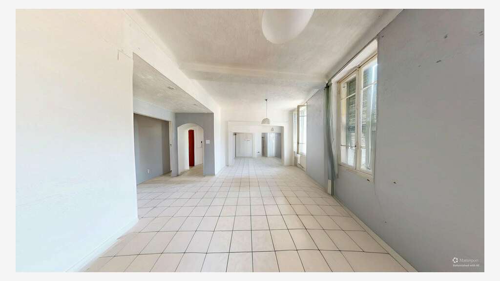Local commercial de 147m² à louer à Nice port