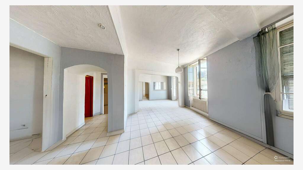 Local commercial de 147m² à louer à Nice port