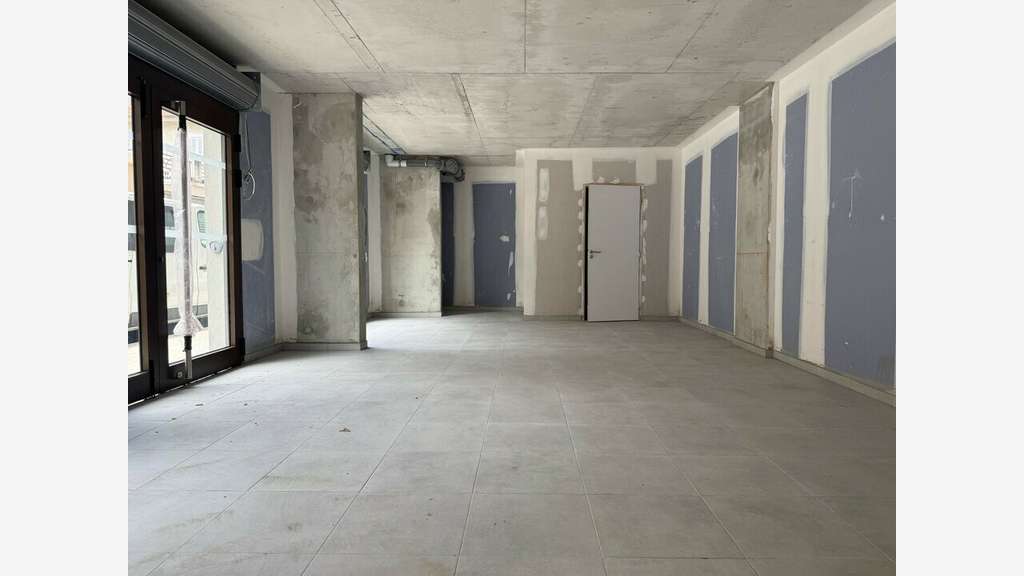 Location pure local commercial 100m² Nice Riquier