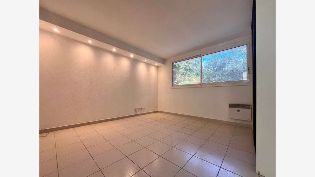 A louer local commercial de 48m² à Araucaria