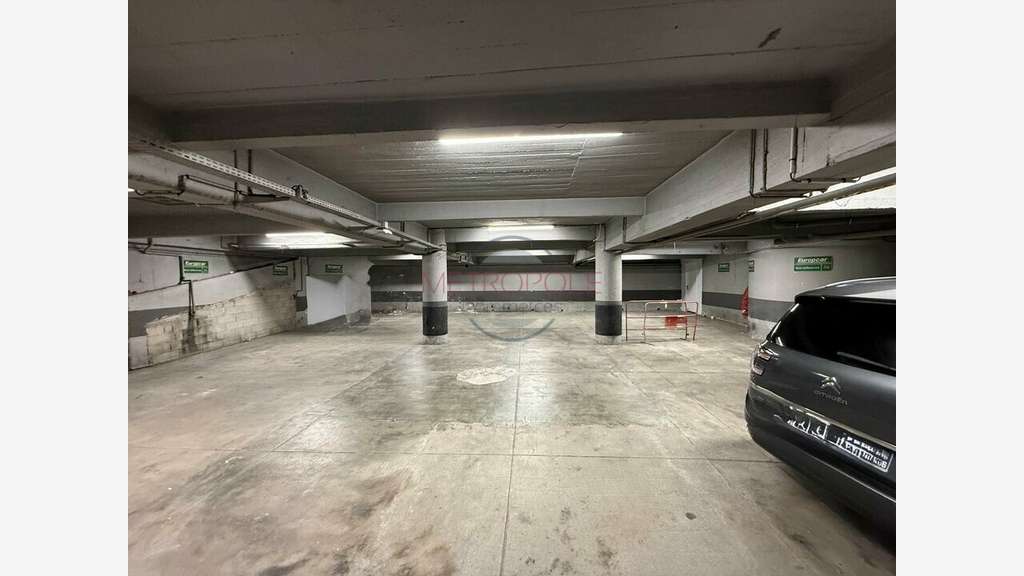 Loc pure local commercial de 854m² en centre Nice