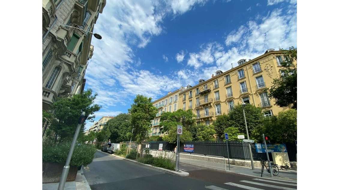 Location pure local de 42m² en centre ville Nice