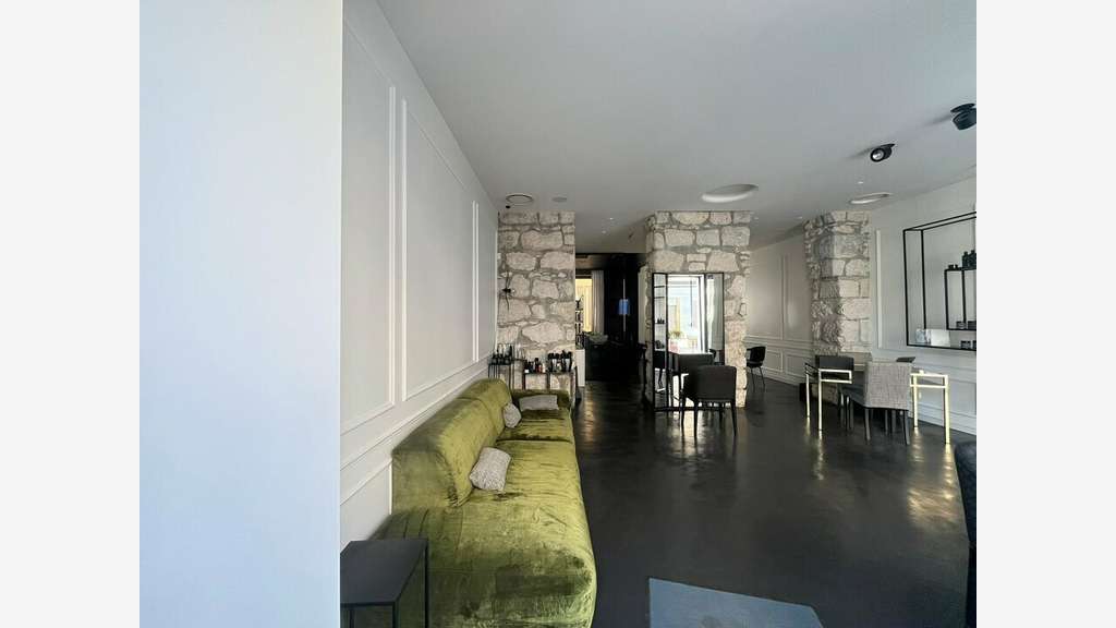 A louer local de 68m² à Nice Defly