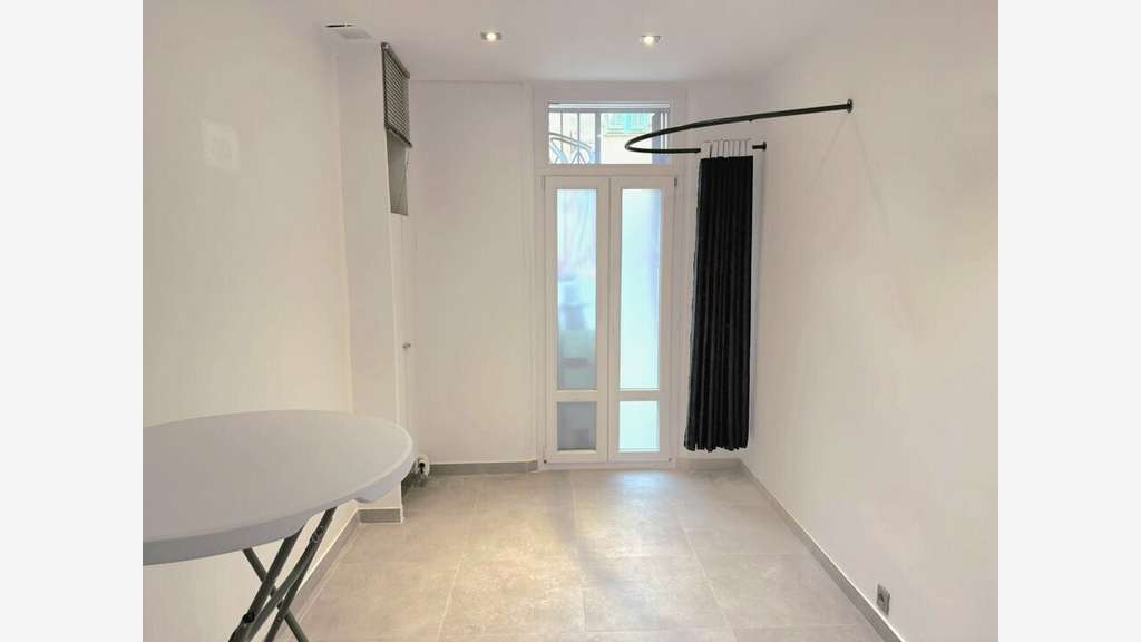 LOCATION PURE - 30 M2 LE PORT / RIQUIER
