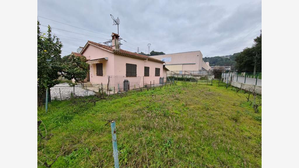 A louer, Maison et Entrepôt, 200 m², Plaine du V