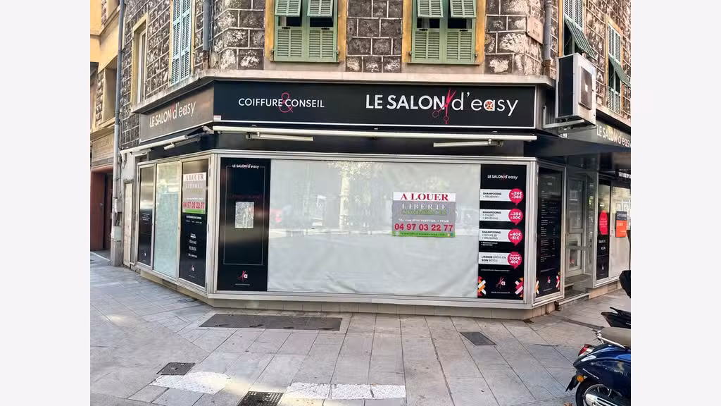 A louer local 110m² en angle à Nice quartier port