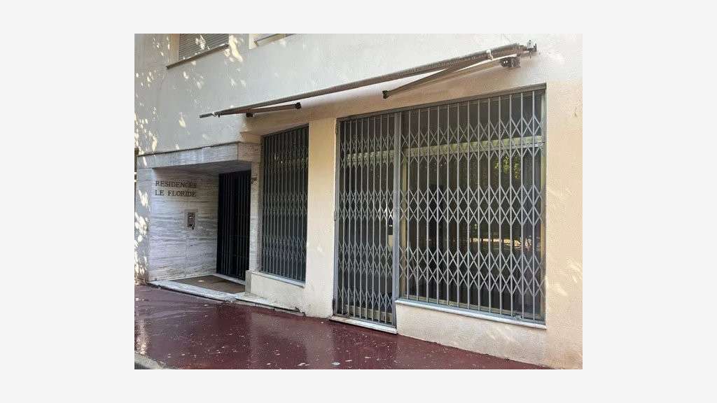 A LOUER - LOCAL COMMERCIAL 20M2 - PLACE DU GENERAL