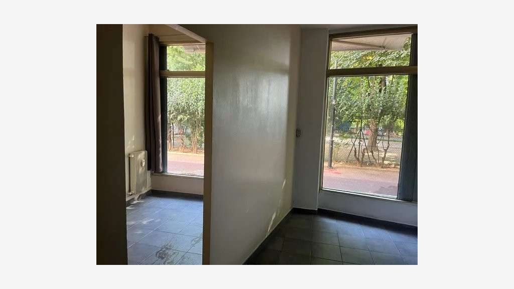 A LOUER - LOCAL COMMERCIAL 20M2 - PLACE DU GENERAL