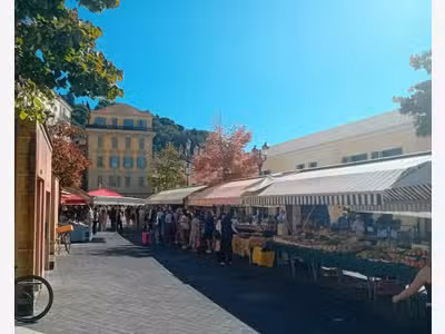 Opportunité Rare au Cur du Vieux Nice  Local Re