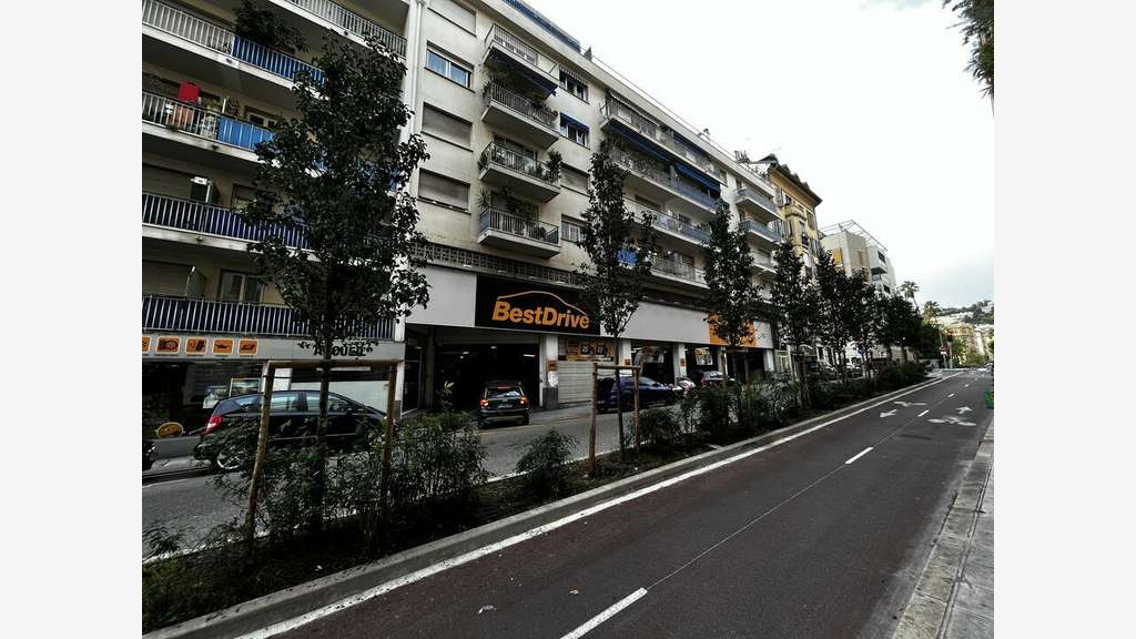 Location pure grande surface à Nice centre