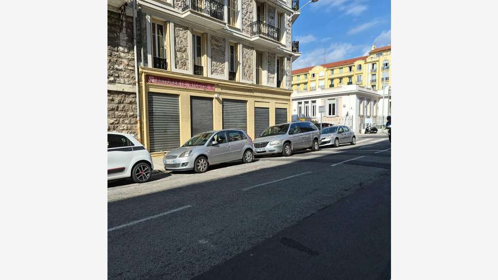 Loue local de 80m² à Nice prox rue Barla