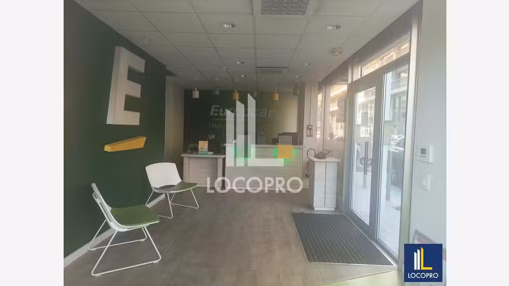 Location local commercial 54m² à Nice Av Gustave V