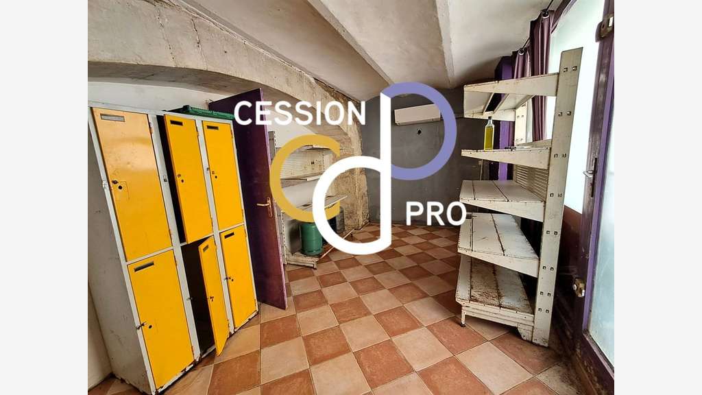 Local restau avec extraction et terrasse à Nîmes