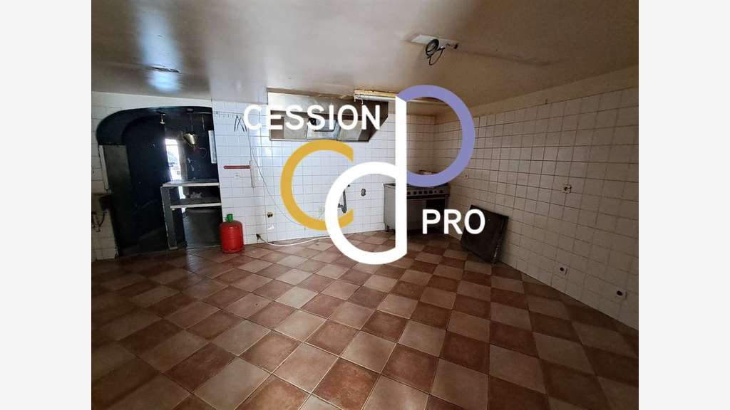 Local restau avec extraction et terrasse à Nîmes