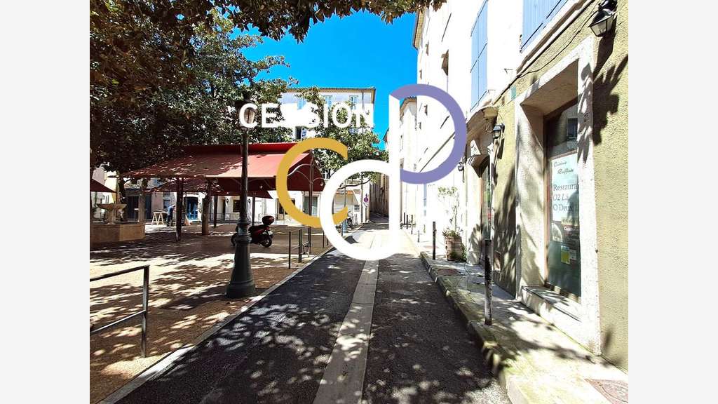 Local restau avec extraction et terrasse à Nîmes