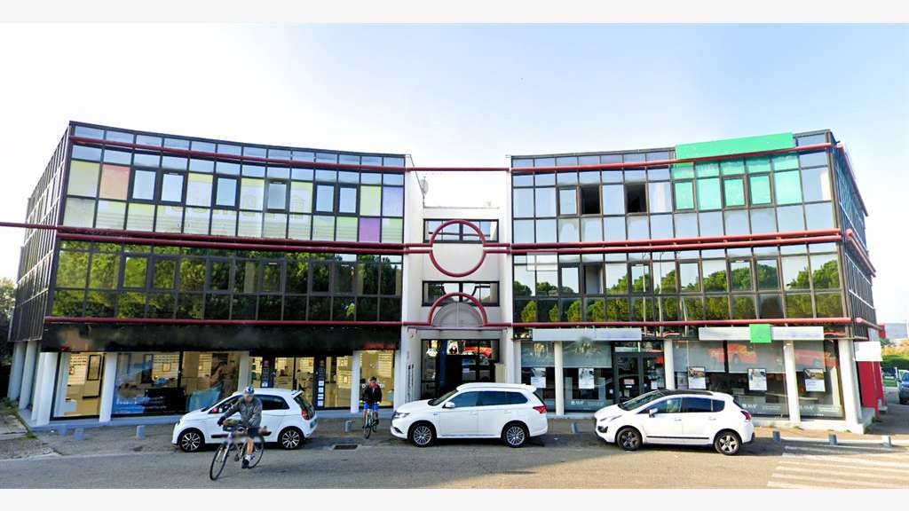 A louer bureaux 104m² en zone commerciale Nîmes
