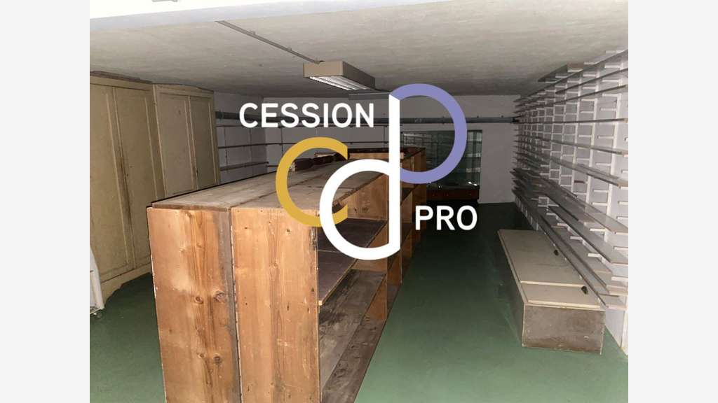 Local commercial 120m² à louer au centre de Nîmes