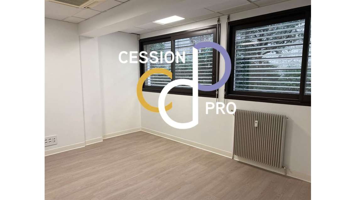 A louer locaux 90m² 2 bureaux calmes Nîmes centre