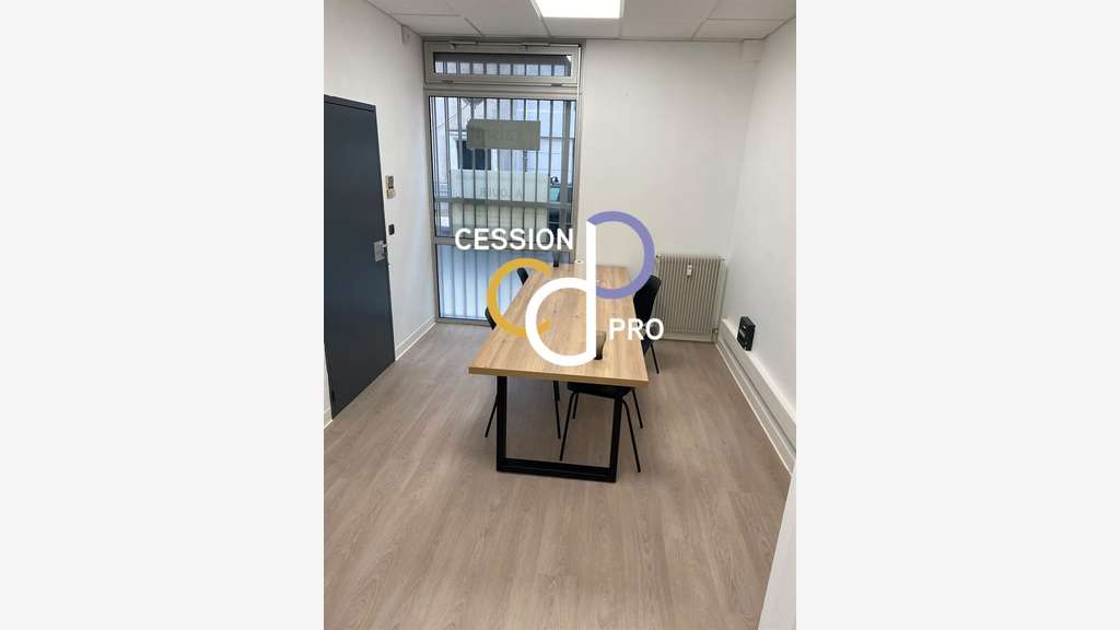 A louer locaux 90m² 2 bureaux calmes Nîmes centre