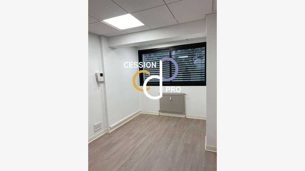 A louer locaux 90m² 2 bureaux calmes Nîmes centre