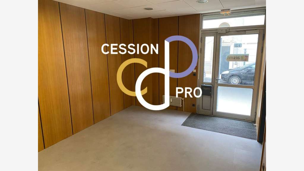 A louer locaux 90m² 2 bureaux calmes Nîmes centre