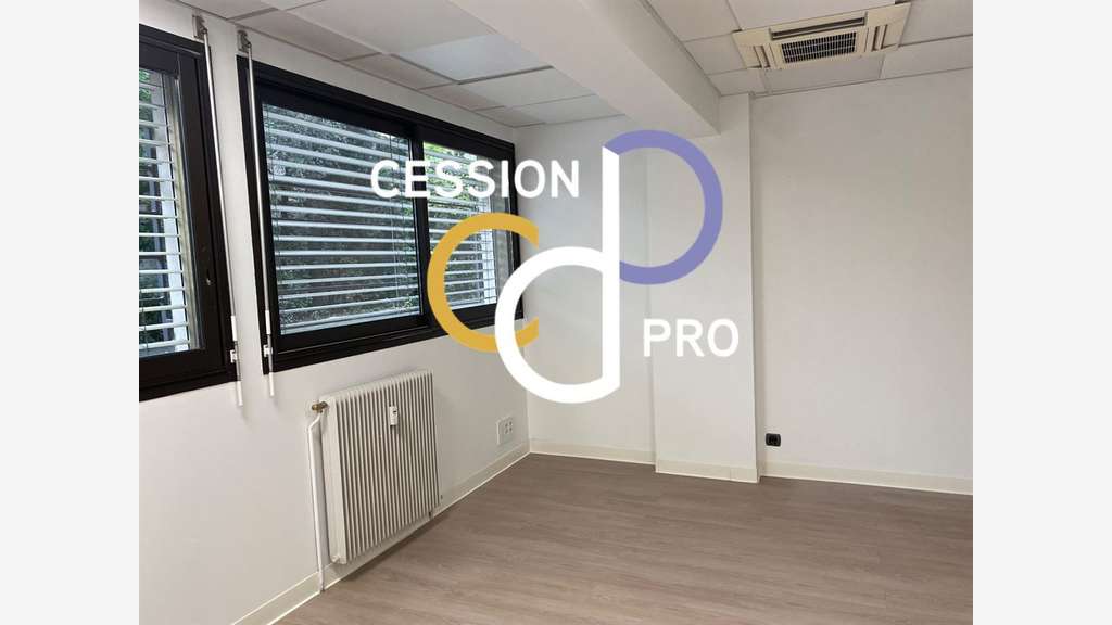 A louer locaux 90m² 2 bureaux calmes Nîmes centre