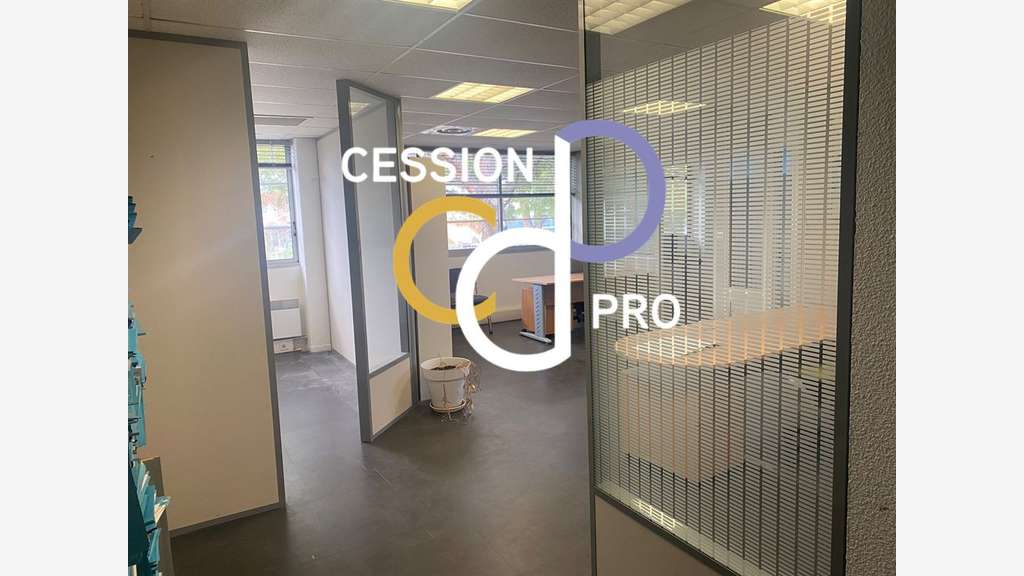 Bureaux d'angle 58m² à louer Nîmes Ville Active