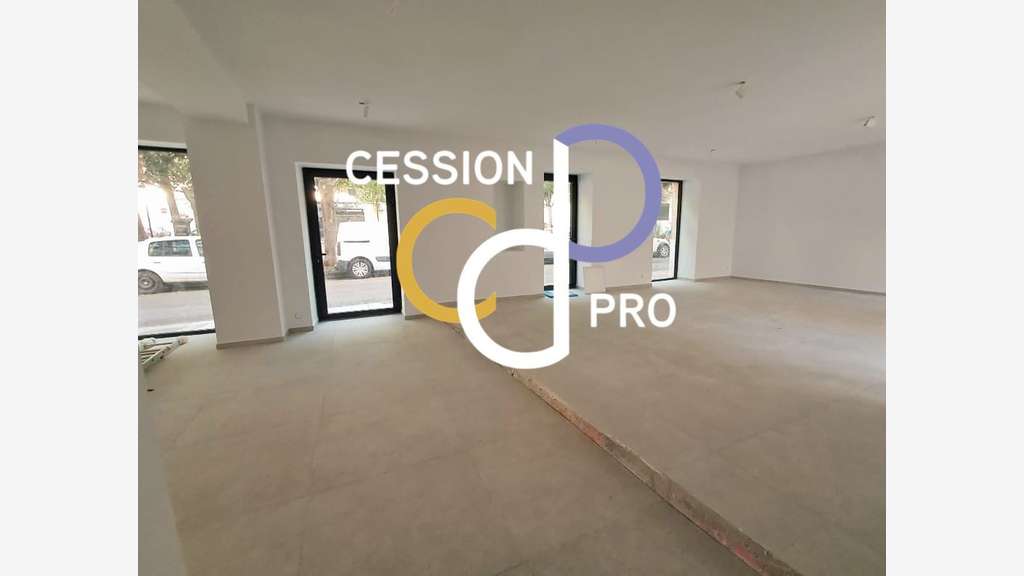 Location local 114m² Nîmes emplacement stratégique