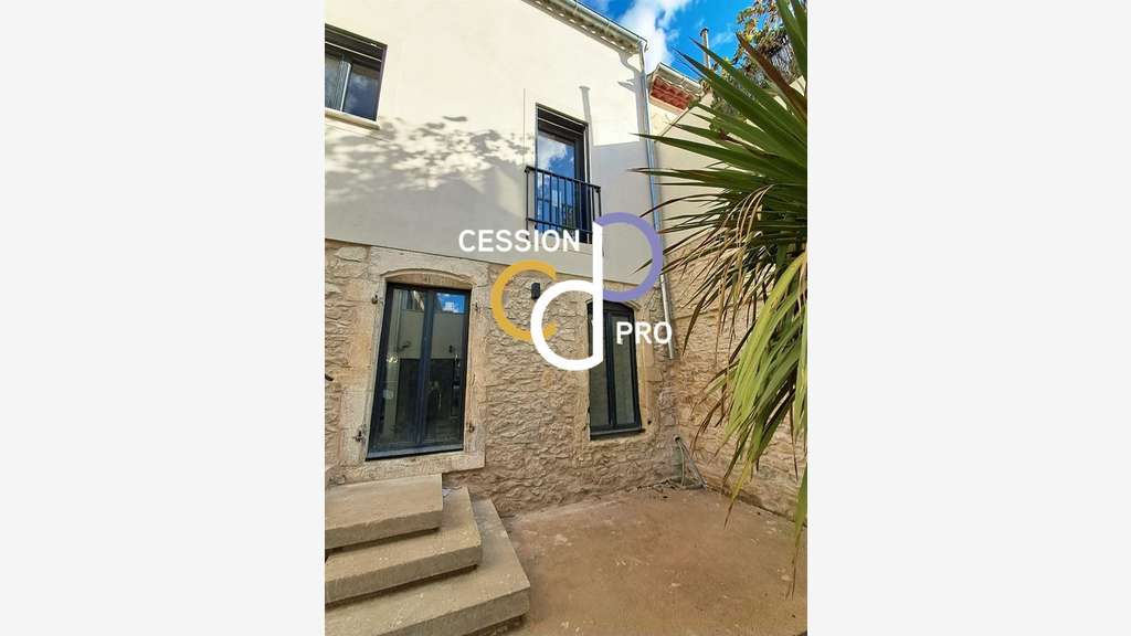 Location local 114m² Nîmes emplacement stratégique