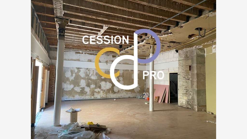 Local commercial 215m² à louer  à Nîmes centre