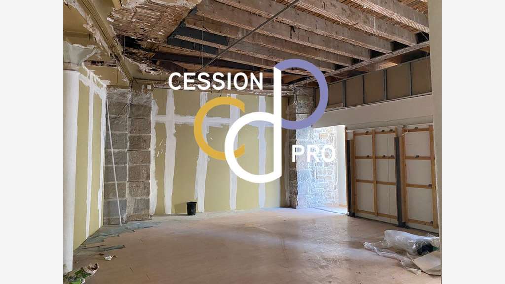 Local commercial 215m² à louer  à Nîmes centre