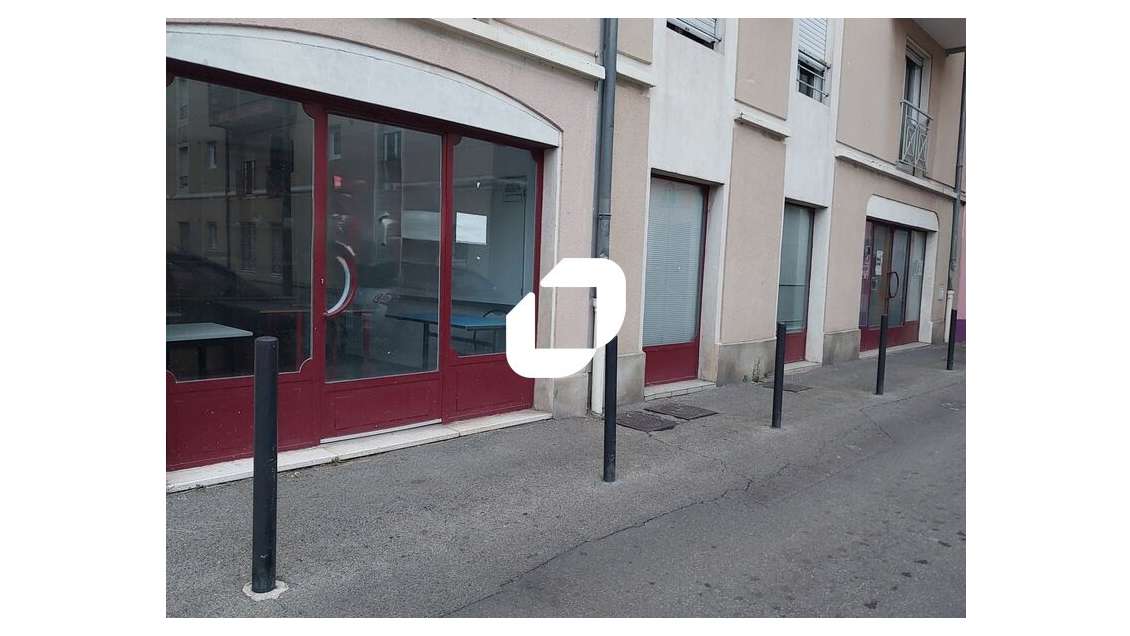 A louer Local commercial 305m² Nimes